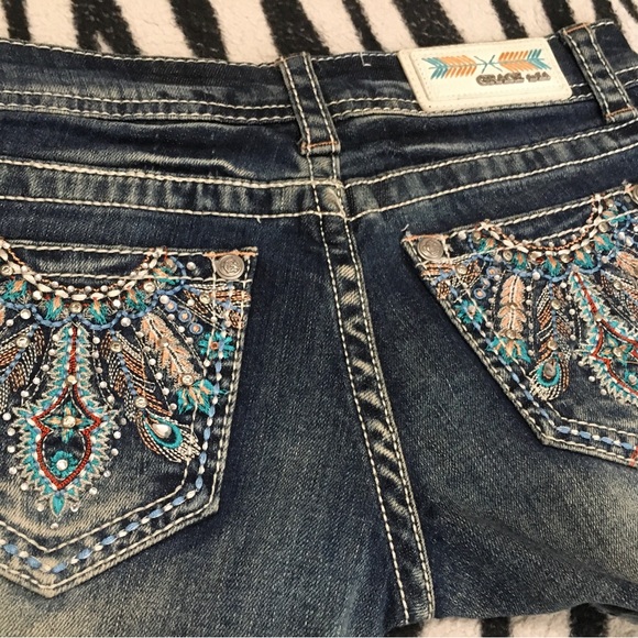 Sparkly Rhinestone feather shorts - Picture 5 of 7